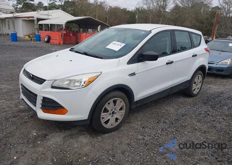 2015 Ford Escape S z USA, uszkodzony, nr VIN 1FMCU0F79FUA98853